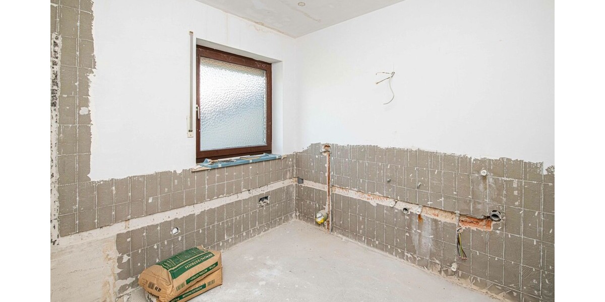 Zweifamilienhaus in guter Lage, größtenteils saniert - Zweifamilienhaus Stamsried | Angebot:25072865