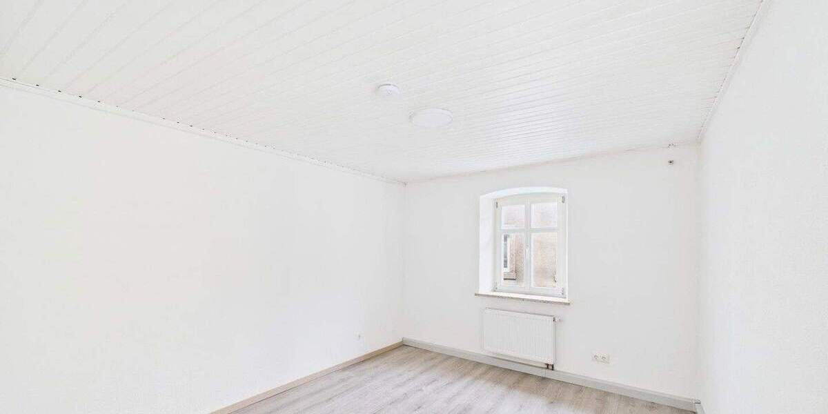 Einfamilienhaus Baunach - 9 Zimmer, 280 m&sup2;, 2.150&euro; | Angebot:26675744