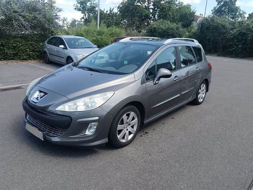 Peugeot 308 250.000 km 999 € Wiesbaden 65203