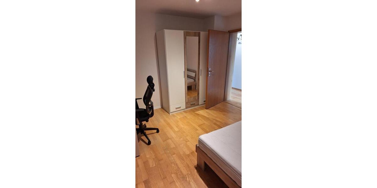 Etagenwohnung Mosbach - 5 Zimmer, 12 m&sup2;, 345&euro; | Angebot:25022211