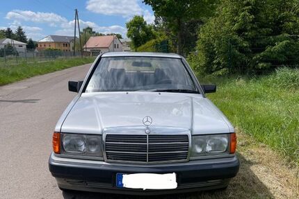 Mercedes-Benz 190 268.000 km 1.990 € Halle 06118