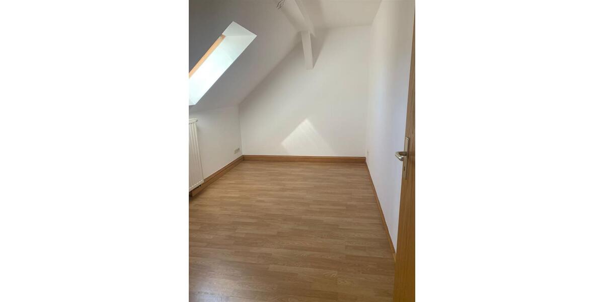 Dachgeschoßwohnung Falkenstein/Vogtland Vogtland - 4 Zimmer, 76 m&sup2;, 335&euro; | Angebot:26041735