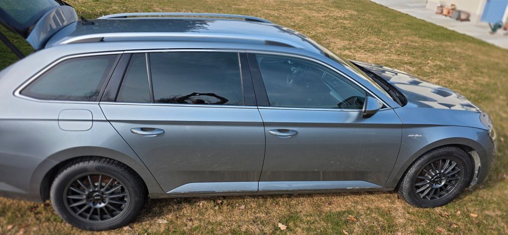Skoda Superb 118.500 km 20.499 &euro; Lengenfeld 08485