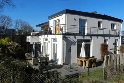 Modernes Haus Reihenendhaus mit sonnigem eigenen Garten zimmer