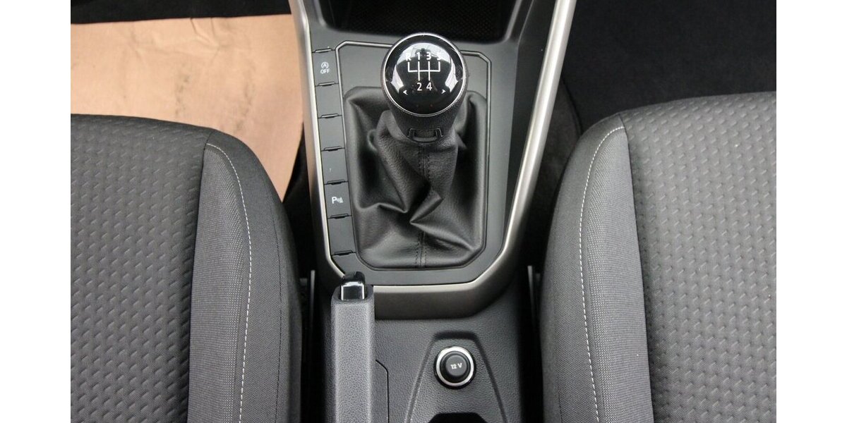 VW Polo VI Comfortline NAVI+WINTER-PAKET+TEMPOMAT 43.235 km 13.970 &euro; Hagenow 19230