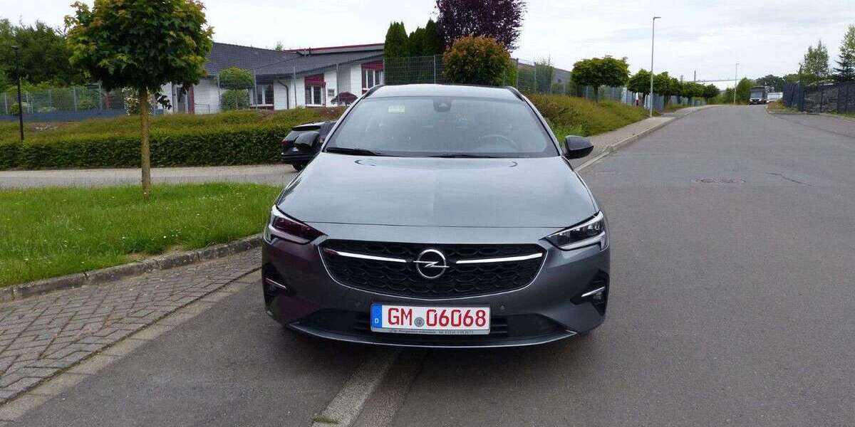 Opel Insignia 149.000 km 10.490 &euro; Bergneustadt 51702