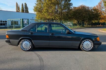 Mercedes-Benz 190 124.000 km 11.200 € Menden 58710
