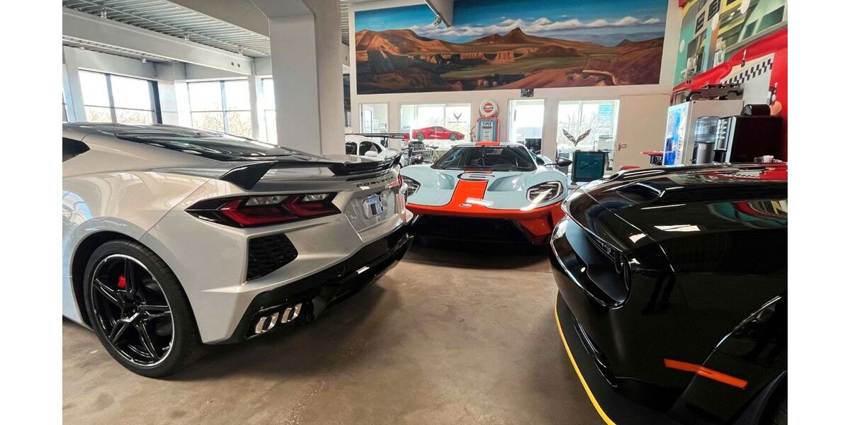 Jeep Wrangler 50.700 km 39.900 &euro; München 81677