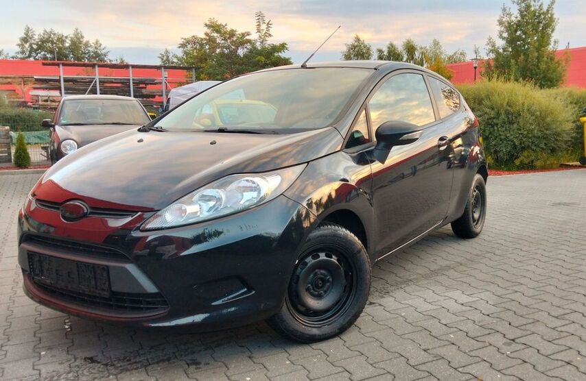 Ford Fiesta 98.000 km 3.333 € potsdam 14480