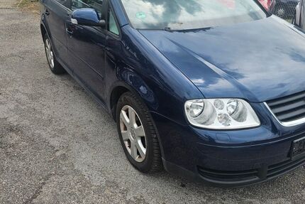 VW Touran 187.000 km 1.790 &euro; Baden-Württemberg - Wendlingen am Neckar 73240