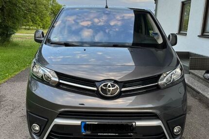 Toyota Proace (Verso) 196.000 km 18.200 &euro; Polling 84570