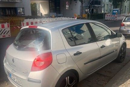 Renault Clio 114.607 km 2.800 &euro; Berlin 13587