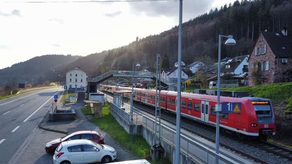 Ehemaliges Gasthaus mit 3 Einzelzimmer & 5 potentiellen Wohnungen inkl. Gaststätte und Parkplätze - Mehrfamilienhaus, Wohnhaus Neckarsteinach | Angebot:26059448