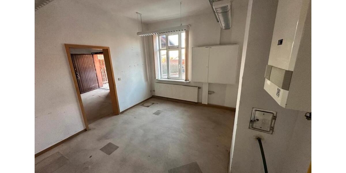 150qm,EG Wohnung zu vermieten, Keller, Parkplatz , Gasheizung 4 zimmer