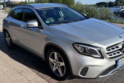 Mercedes-Benz GLA 180 74.337 km 21.800 &euro; Hamburg 20539
