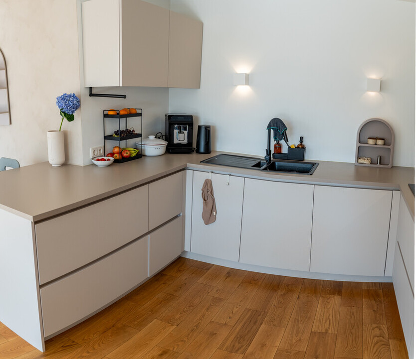Moderne Erdgeschoßwohnung mit Sauna & Garten