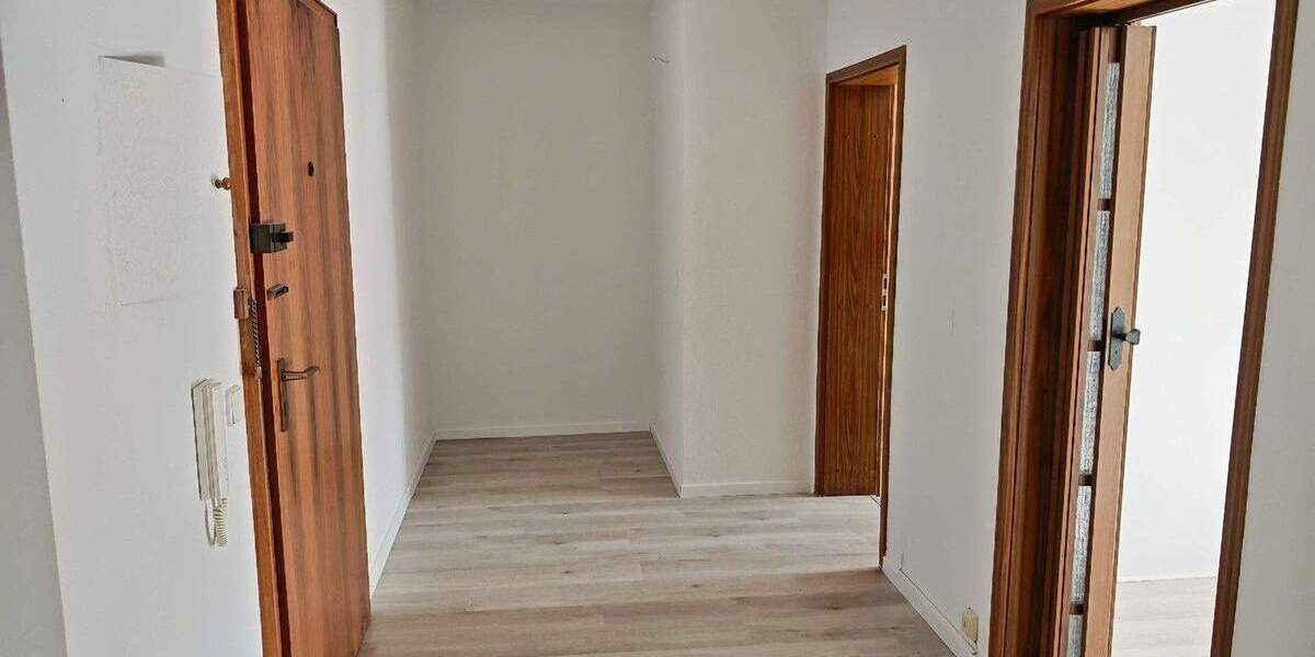 Etagenwohnung Uttenreuth - 3 Zimmer, 89 m&sup2;, 1.200&euro; | Angebot:25387068