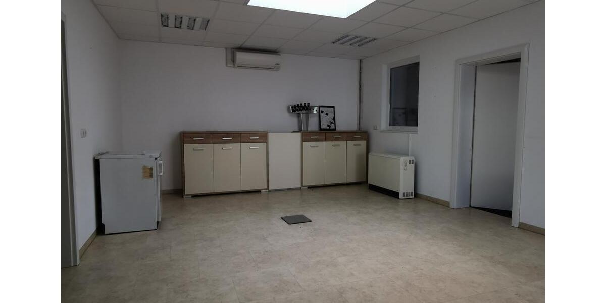 Deggendorf Zentrum: helle, großzügige Büroräume m. 4 Stellplätzen zimmer