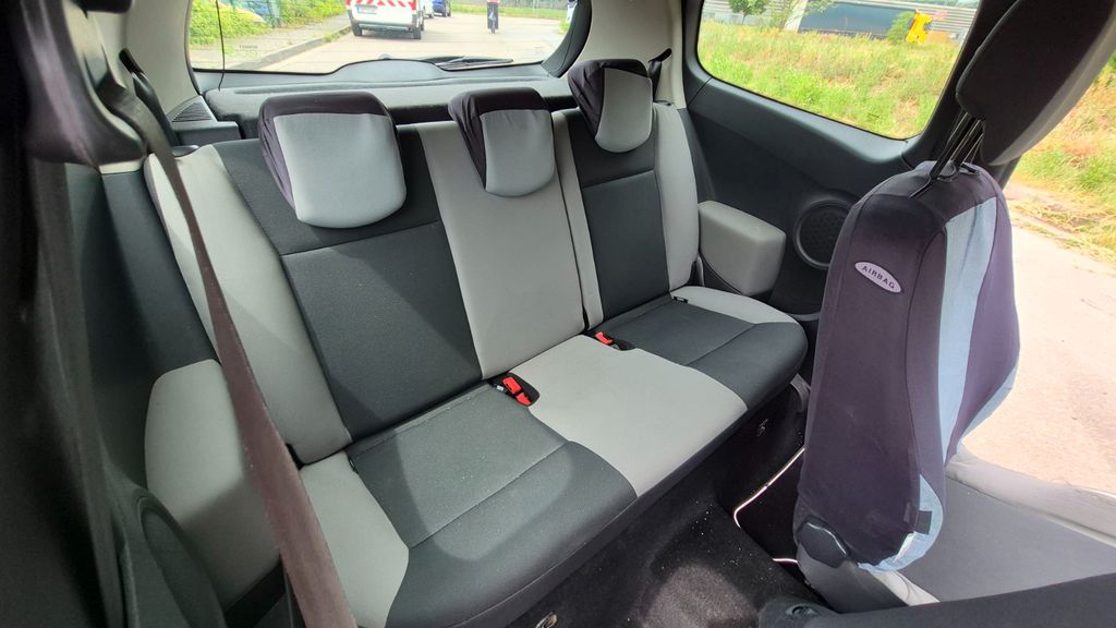 Renault Clio 17.000 km 2.900 &euro; saarbrücken 66115