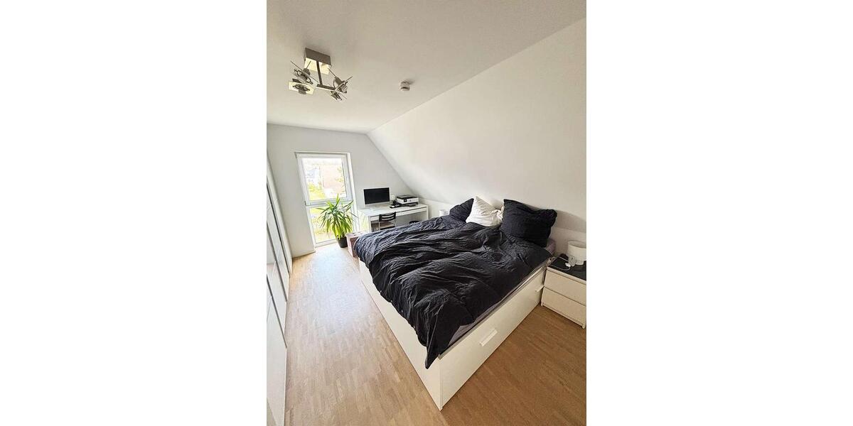Dachgeschoßwohnung Bielefeld Schildesche - 3 Zimmer, 106 m&sup2;, 1.220&euro; | Angebot:26354376