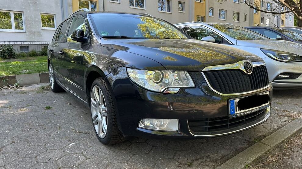 Skoda Superb 238.229 km 10.000 € Hamburg 21075