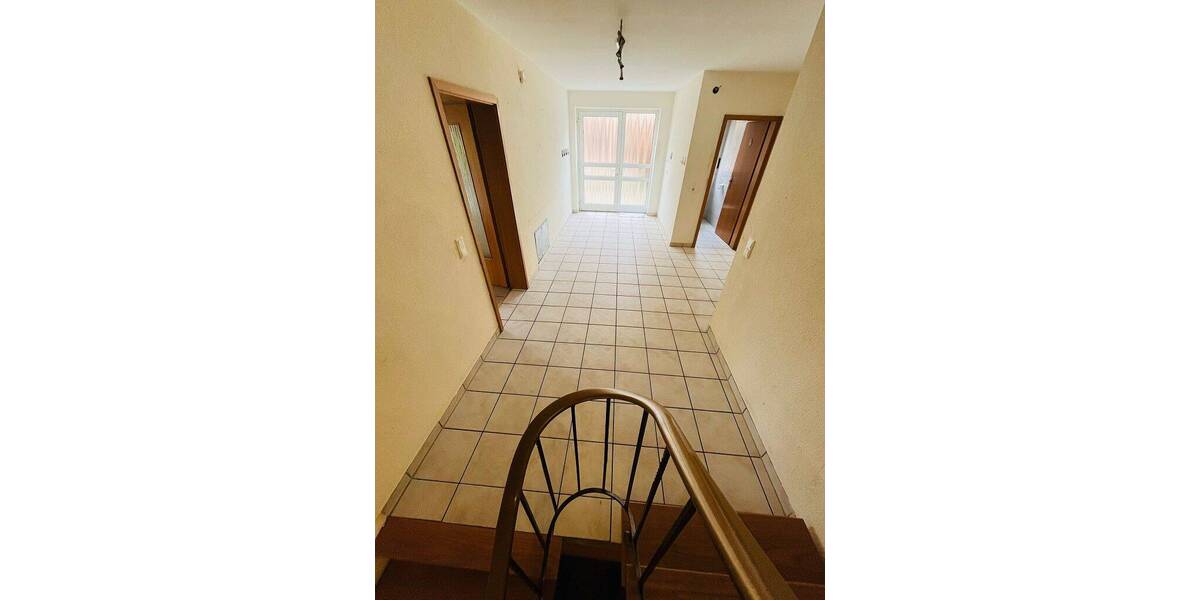 gepflegte Doppelhaushälfte mit großer Terrasse und schönem Garten - perfekt für eine größere Familie 7 zimmer