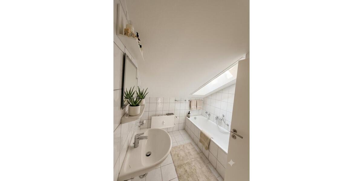 Dachgeschoßwohnung Radolfzell am Bodensee - 3 Zimmer, 81 m&sup2;, 423.000&euro; | Angebot:27118383