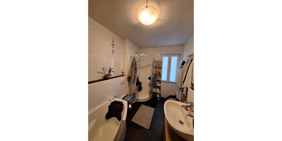 Doppelhaushälte Zentral aber ruhig gelegen 3 zimmer