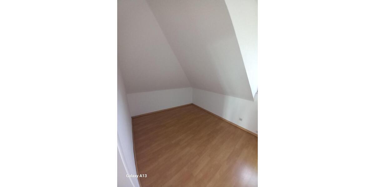 Dachgeschoßwohnung Oschatz - 1 Zimmer, 70 m&sup2;, 495&euro; | Angebot:25148250