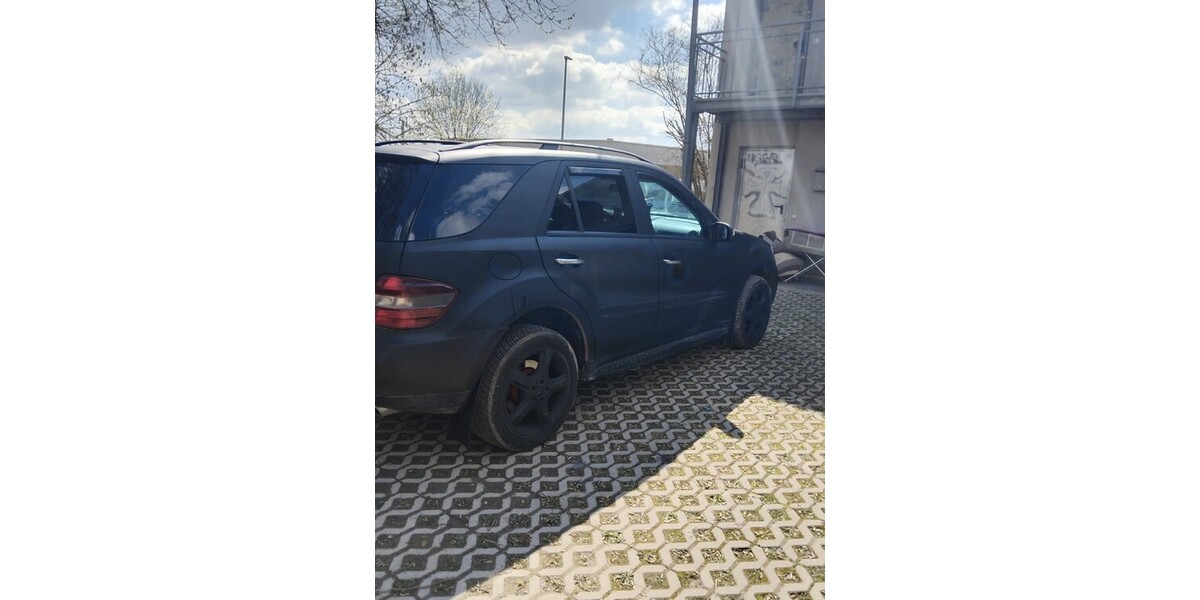 Mercedes-Benz M-Klasse 269.000 km 2.800 &euro; Biberach 77781