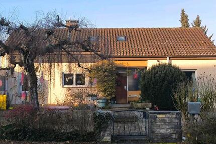 Haus Nürtingen - 9 Zimmer, 200 m&sup2;, 810.000&euro; | Angebot:24753520