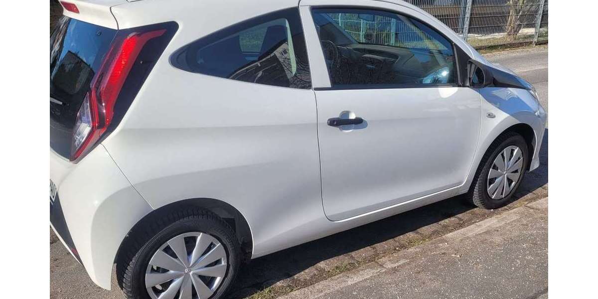 Toyota Aygo 31.800 km 7.200 &euro; Lauf (Lauf a.d.Pegnitz) 91207