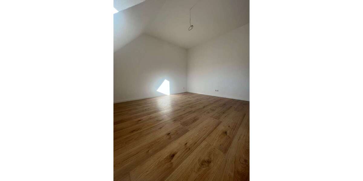 Helle 3-Zimmer-Dachgeschosswohnung in St. Ingbert-Rentrisch ( Saniert) - 3- Saarbrücken | Angebot:27111787