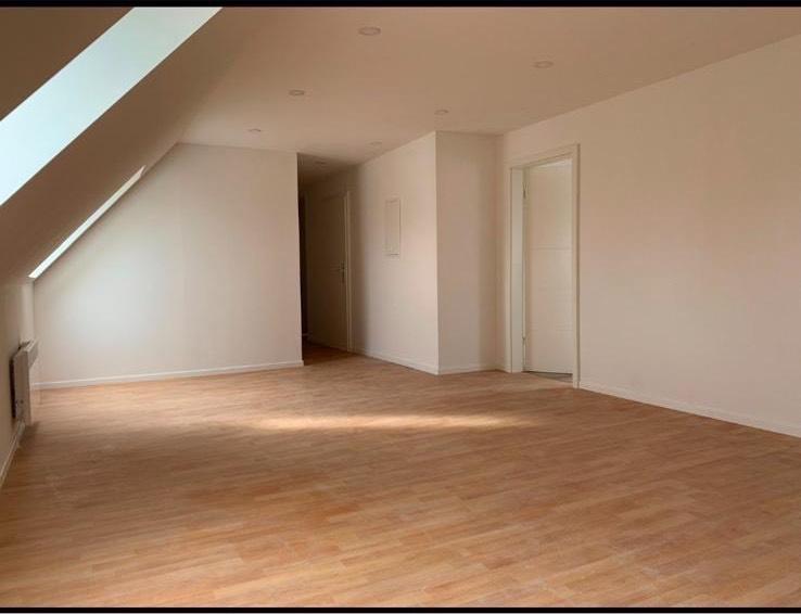 Dachgeschoßwohnung Hohenstein-Ernstthal Ernstthal - 4 Zimmer, 83 m&sup2;, 39.000&euro; | Angebot:26286121