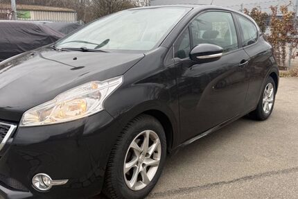 Peugeot 208 180.000 km 2.690 &euro; Friedrichshafen 88045