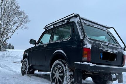 Lada Niva 58.000 km 5.900 &euro; Reichenbach 07629