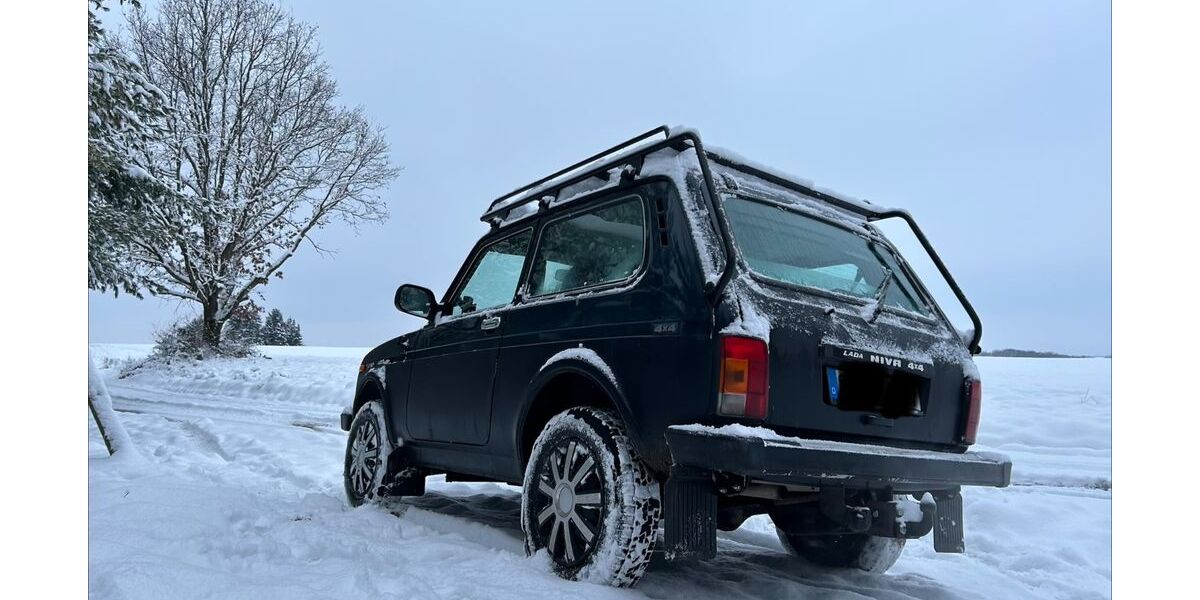Lada Niva 58.000 km 5.900 &euro; Reichenbach 07629