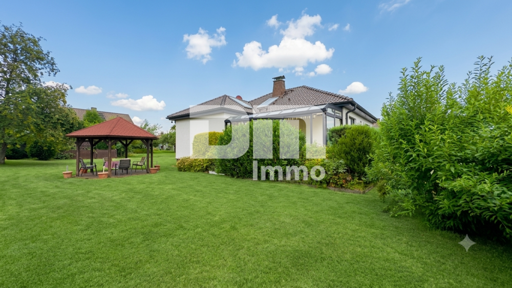 Solider Familien-Bungalow mit großem Potenzial in ruhiger Lage mit Wintergarten und Garage - Bungalow Calden | Angebot:26974963