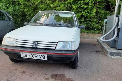 Peugeot 205 69.775 km 2.150 € Alveslohe 25486