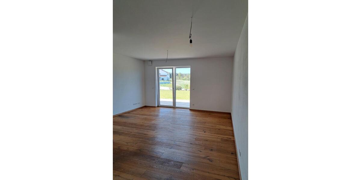 Erdgeschoßwohnung Cham - 2 Zimmer, 66 m&sup2;, 570&euro; | Angebot:26440968
