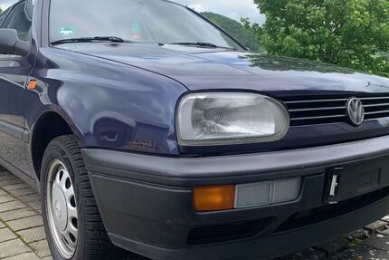 VW Golf 97.000 km 950 &euro; Rietheim-Weilheim 78604