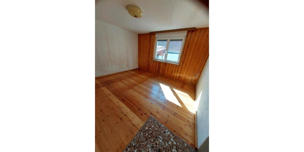 Reihenhaus Pößneck - 6 Zimmer, 112 m&sup2;, 89.000&euro; | Angebot:26656233