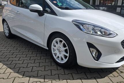 Ford Fiesta 69.000 km 10.900 € Poppenricht 92284