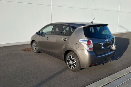 Toyota Verso 107.000 km 13.900 &euro; Kirschroth 55566