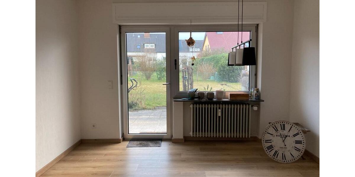 Erdgeschoßwohnung Wallerfangen - 4 Zimmer, 110 m&sup2;, 800&euro; | Angebot:25553128