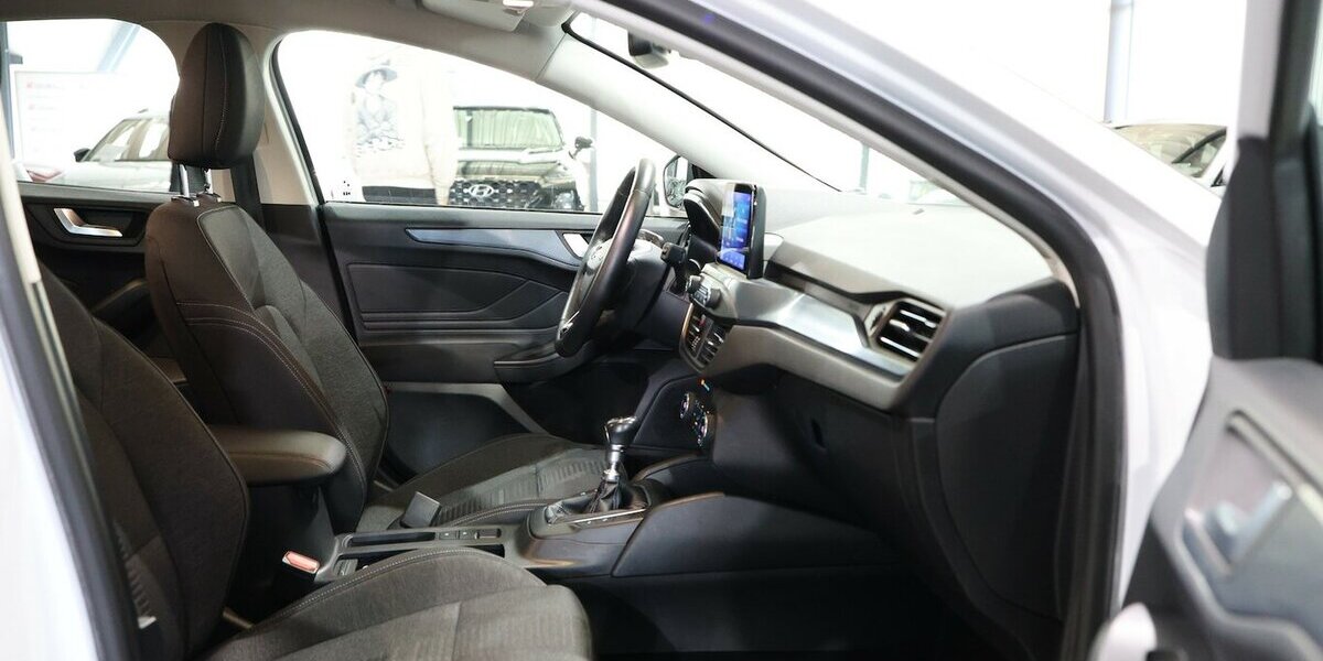 Ford Focus LIMOUSINE 1.5 EcoBlue ACTIVE WHITE / LED 83.000 km 14.991 &euro; Hamm 59077