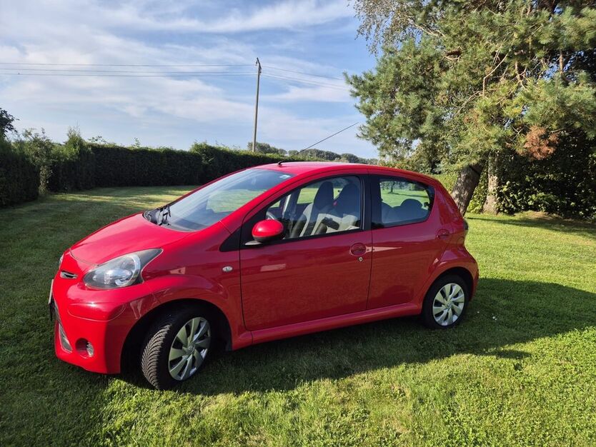 Toyota Aygo (X) 125.230 km 3.300 € Groß Mohrdrof 18445