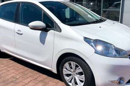 Peugeot 208 124.944 km 5.499 &euro; Halle/Saale 06118
