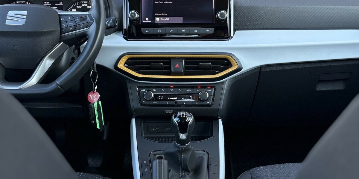 Seat Arona 1.0 TSI Style PDC/CARPLAY/KLIMAx2/ACC/DAB 28.461 km 16.900 &euro; Villingen-Schwenningen 78054