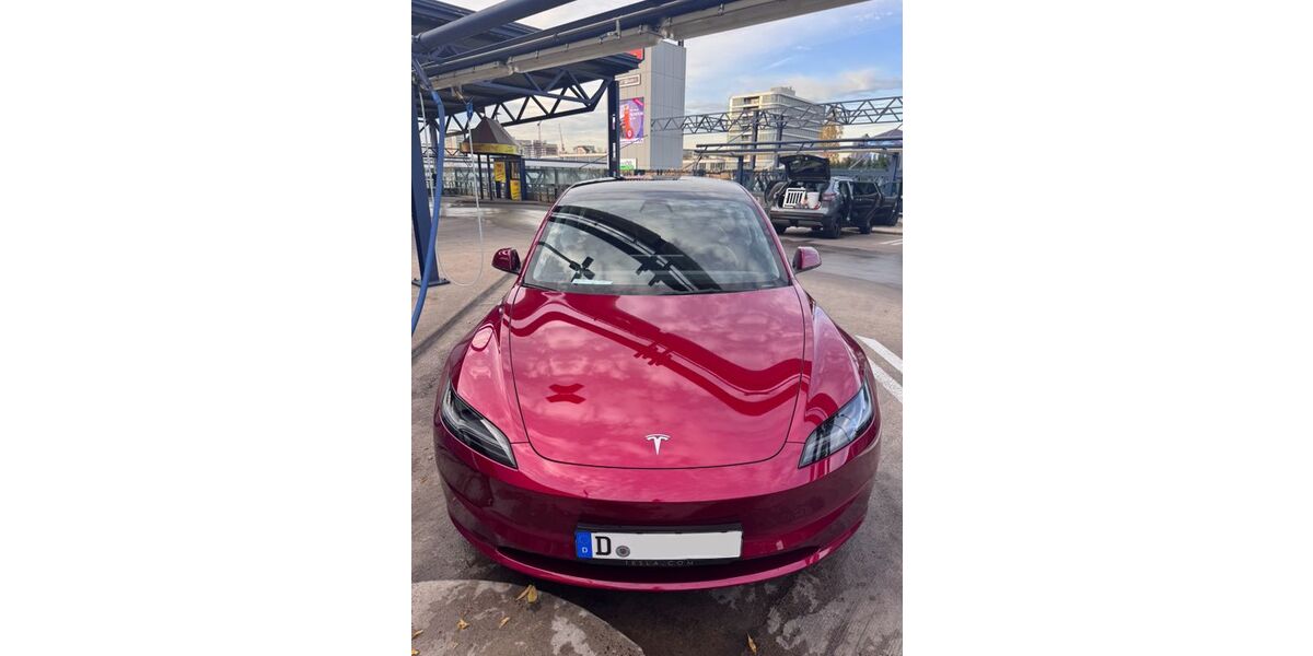 Tesla Model 3 25.173 km 33.999 € Düsseldorf 40545